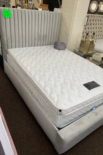 Load image into Gallery viewer, The Dutchess Bed