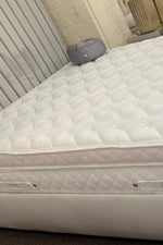 Load image into Gallery viewer, The Dutchess Bed